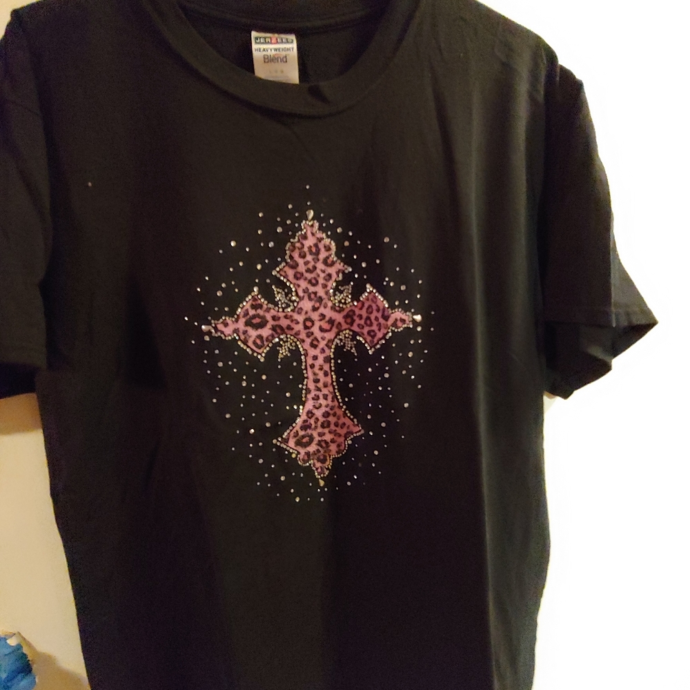 Cross tee